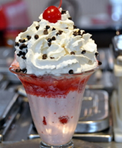 Strawberry Chocolate Chip Chunk Sundae