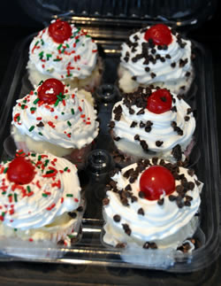 Christmas Ice Cream Cupcakes at Cabot's